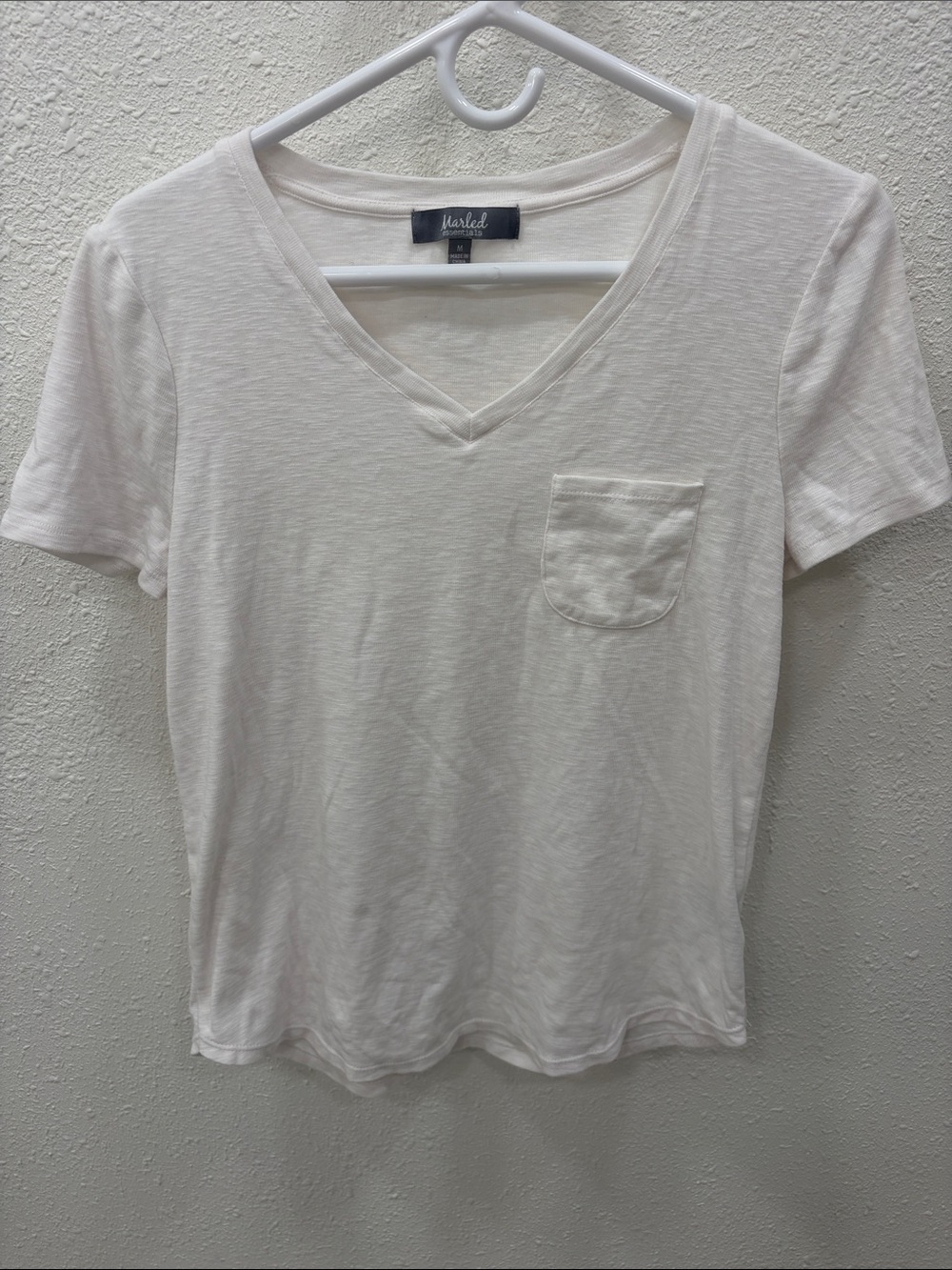 Marled White V-Neck Pocket Tee